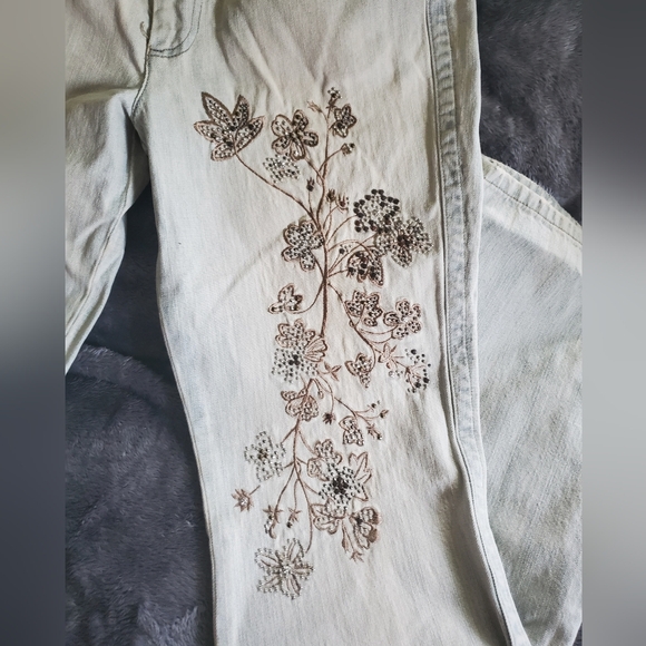 DKNY Embroidered Floral Flare Jeans - Picture 3 of 4